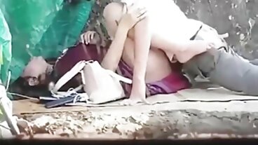 అందమైన రెడ్‌హెడ్ టీన్ POV తెలుగు ఫుల్ సెక్స్ మూవీస్ ఇబ్బంది పడింది